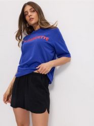 Luźne szorty z domieszką lnu - czarny. Czarne szorty damskie Sinsay, bez wzorów. Za 29.99 zł.