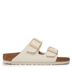 Klapki Birkenstock. Brązowe klapki damskie Birkenstock, bez wzorów, bez obcasa. Za 399.99 zł.