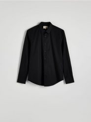 Bawełniana koszula slim fit - czarny. Czarne koszule męskie Reserved, l, bez wzorów, z bawełny, bez kołnierzyka, bez ramiączek. W wyprzedaży za 139.99 zł.