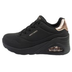 Buty sportowe Skechers Uno 177520/BBK czarne. Czarne buty sportowe na co dzień damskie bez wzorów, ze skóry, trekkingowe. Za 588.17 zł.