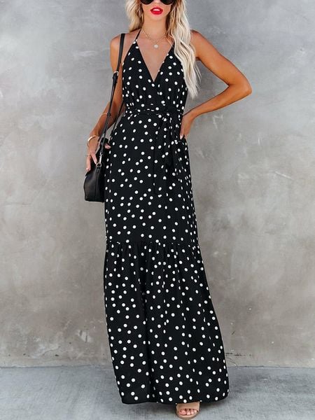 Milan Kiss Sukienka w kolorze czarnym ze wzorem rozmiar: XL. Czarne sukienki damskie Milan Kiss, xl, bez wzorów, bez kołnierzyka, bez ramiączek, maxi. Za 143.90 zł.