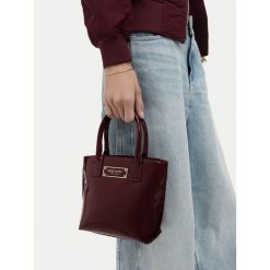 Torebka Nine West. Czerwone torebki klasyczne damskie Nine West, bez wzorów, bez dodatków. Za 159.99 zł.