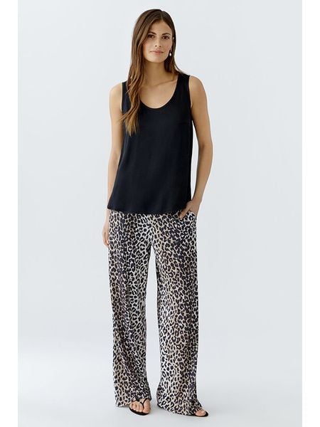 Oui Top w kolorze czarnym rozmiar: 42. Czarne topy damskie Oui, bez wzorów, z wiskozy, bez kołnierzyka. Za 162.87 zł.