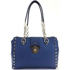 Guess niebieska torebka. Niebieskie torebki klasyczne damskie Guess, z aplikacjami, bez dodatków. W wyprzedaży za 355.00 zł.