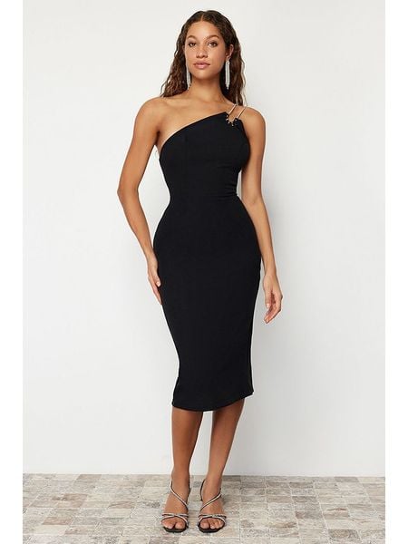 Trendyol Sukienka w kolorze czarnym rozmiar: 38. Czarne sukienki damskie Trendyol, bez wzorów, bez kołnierzyka, bez ramiączek, midi. Za 104.89 zł.