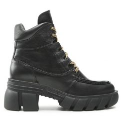 Botki Badura. Czarne botki damskie Badura, bez obcasa, na słupku, bez zapięcia. Za 449.99 zł.
