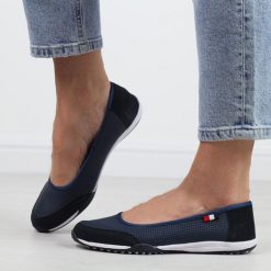 Granatowe ażurowe skórzane baleriny damskie T.Sokolski 600. Niebieskie baleriny damskie Sokolski, w ażurowe wzory, ze skóry, bez obcasa. Za 159.00 zł.