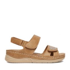 Sandały Go Soft. Brązowe sandały damskie GO SOFT, bez wzorów, bez obcasa, na płaskiej podeszwie. Za 99.99 zł.