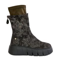 Skórzane Botki Damskie Na Masywnej Platformie Maciejka 06766-09 Khaki zielone. Zielone botki damskie ze skóry, eleganckie, bez obcasa, bez zapięcia. Za 728.10 zł.