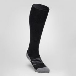 Skarpety do rugby R500 wysokie. Czarne skarpetki damskie KIPSTA, bez wzorów, z elastanu. Za 26.99 zł.