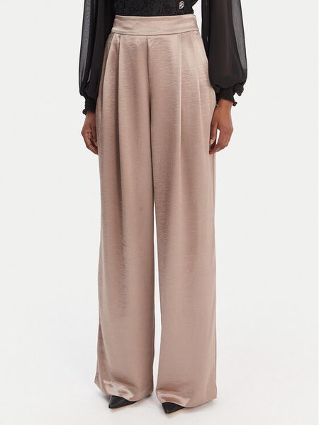 Guess Spodnie materiałowe W6RB66 W2612 Beżowy Slim Fit. Brązowe spodnie materiałowe damskie Guess, z aplikacjami, z materiału. Za 519.99 zł.