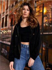 Bluza ze stójką - czarny. Czarne bluzy bez kaptura damskie Sinsay, l, z dzianiny. W wyprzedaży za 45.99 zł.