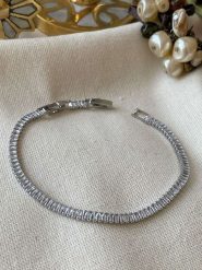 Luseera Pozłacana bransoletka z cyrkoniami rozmiar: onesize. Szare bransoletki damskie Luseera, pozłacane. Za 56.99 zł.