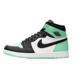 Buty sportowe męskie Air Jordan 1 Retro High OG Green Glow DZ5485-130. Czarne buty sportowe na co dzień męskie Jordan, bez zapięcia. Za 695.58 zł.