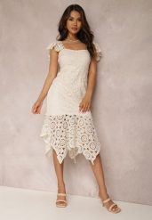 Beżowa Sukienka Andramia. Brązowe sukienki damskie Renee, m, z aplikacjami, z koronki, bez kołnierzyka, bez ramiączek, midi, dopasowane. Za 189.99 zł.