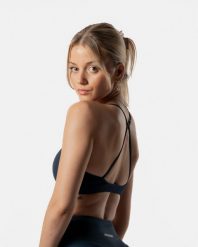 Damski stanik sportowy LuxForm, efekt drugiej skóry – granatowy. Niebieskie biustonosze sportowe damskie AESTHETIC WOLF, bez wzorów, z materiału. Za 169.99 zł.