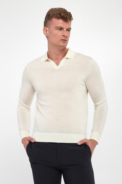 Sweter męski EMPORIO ARMANI. Swetry męskie Emporio Armani, l, bez wzorów, bez kołnierzyka. W wyprzedaży za 759.85 zł.