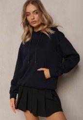 Granatowa Bluza o Fasonie Klasycznej Kangurki z Kapturem Lunamoon. Niebieskie bluzy z kapturem damskie Renee. Za 69.99 zł.