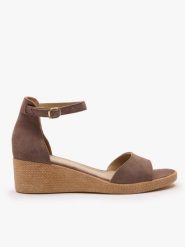 Szare sandały na koturnie. Szare sandały damskie Ryłko, bez wzorów, ze skóry, bez obcasa, na koturnie. Za 399.99 zł.