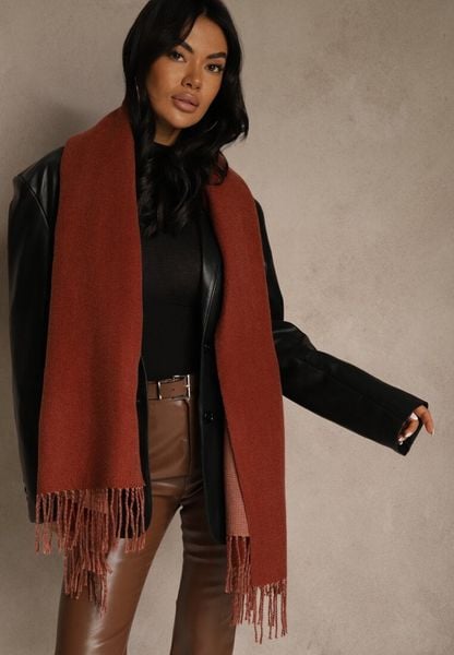 Bordowy Szalik z Bawełny i Wiskozy o Klasycznym Fasonie z Frędzlami Vetirosa. Czerwone szaliki i kominy damskie Renee, bez wzorów, z bawełny. Za 34.99 zł.