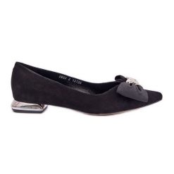 Eleganckie Zamszowe Baleriny Damskie Z Kokardką Laura Messi 2893 Czarne. Czarne baleriny damskie bez wzorów, z zamszu, bez obcasa. Za 474.01 zł.