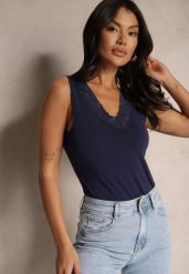 Granatowy Top z Bawełny z Koronkową Wstawką Arivara. Niebieskie topy damskie Renee, l, z aplikacjami, z bawełny, bez kołnierzyka. Za 14.99 zł.