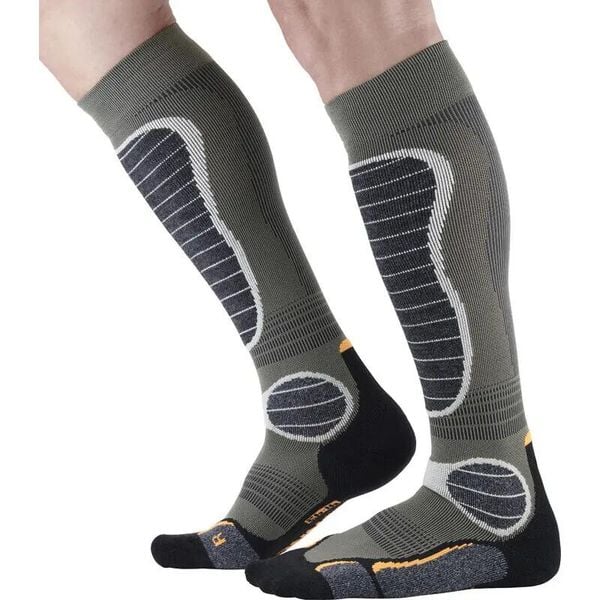 Skarpetki Monnet Hunting Outlast. Zielone skarpetki damskie MONNET, bez wzorów. Za 241.50 zł.