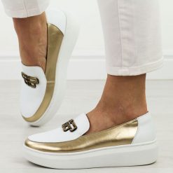 Białe skórzane półbuty damskie T.Sokolski W25-499. Białe półbuty damskie Sokolski, bez wzorów, z jeansu, eleganckie, bez obcasa, na platformie. Za 259.00 zł.
