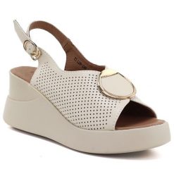 Skórzane sandały damskie na koturnie beżowe T.Sokolski L26-248. Brązowe sandały damskie T.Sokolski, bez wzorów, ze skóry, bez obcasa, na koturnie. Za 199.99 zł.