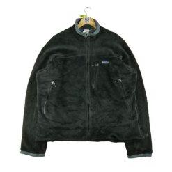 Second life - Kurtka polarowa Retro dla kobiet - Stan dobry. Czarne kurtki damskie Patagonia, bez wzorów, z polaru, bez kaptura. Za 211.46 zł.