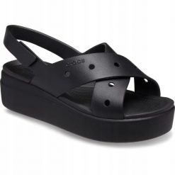 Sandały dla Kobiet Crocs Brooklyn 4U Cross Strap. Czarne sandały damskie Crocs, bez wzorów, z materiału, bez obcasa, na obcasie. Za 289.99 zł.