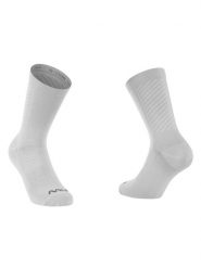 Skarpety rowerowe NORTHWAVE Switch Sock białe. Białe skarpetki męskie Northwave, w ażurowe wzory, z dzianiny. Za 69.00 zł.