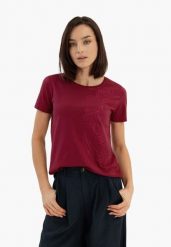 T-shirt z błyszczącą aplikacją T-ASH. Czerwone t-shirty damskie Volcano, xs, z aplikacjami, z bawełny, z asymetrycznym kołnierzem. Za 59.99 zł.