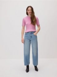 Sweter ze strukturalnym splotem - różowy. Czerwone swetry klasyczne damskie Reserved, l, z dzianiny, bez kołnierzyka. Za 89.99 zł.