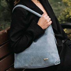 Worek SHE skóra import zamsz błękitny. Niebieskie shopper bag damskie SHE, bez wzorów, ze skóry, zamszowe, bez dodatków. Za 299.99 zł.