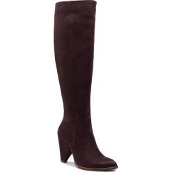 Kozaki CARINII - B4834 Bordo. Czerwone kozaki damskie Carinii, z nubiku, bez obcasa. W wyprzedaży za 299.00 zł.