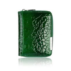 Portfel damski skórzany mini zielony skóra naturalna lakierowana croco SP-18-GRN. Zielone portfele damskie bez wzorów, z lakierowanej skóry. Za 64.00 zł.