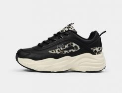 Buty damskie sneakersy sportowe Fila SKYE ZP A WMN. Brązowe buty sportowe na co dzień damskie Fila, bez wzorów, z jeansu, trekkingowe. Za 228.00 zł.