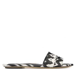 Klapki M Missoni. Czarne klapki damskie M Missoni, bez wzorów, bez obcasa. Za 1,999.00 zł.