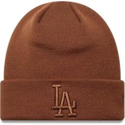 Czapka zimowa New Era Essential Los Angeles Dodgers dark auburn/dark autumn. Brązowe czapki męskie New Era, na zimę, bez wzorów, wakacyjne. Za 119.99 zł.