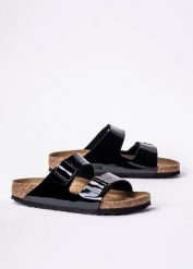 Birkenstock Arizona BF Klapki damskie. Czarne klapki damskie Birkenstock, bez wzorów, bez obcasa. Za 349.99 zł.