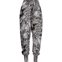 Spodnie Damskie Sarong. Białe spodnie dresowe damskie Urban Classics, xs. Za 105.99 zł.