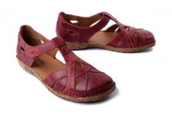 JOSEF SEIBEL 79529 95 564 ROSALIE 29 orchidee, sandały damskie. Czerwone sandały damskie Josef Seibel, bez wzorów, bez obcasa, na płaskiej podeszwie. Za 299.90 zł.