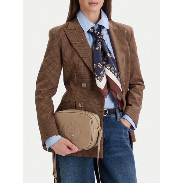 Torebka Beverly Hills Polo Club. Brązowe listonoszki damskie Beverly Hills Polo Club, bez wzorów, bez dodatków. Za 149.99 zł.