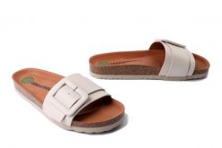 DR. BRINKMANN 700758-08 beige, klapki damskie. Brązowe klapki damskie Dr. Brinkmann, bez wzorów, bez obcasa. Za 211.92 zł.
