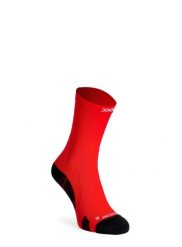 Skarpety do biegania X-Socks Trailrun Perform Crew. Czerwone skarpetki damskie X-Socks, bez wzorów, z materiału. Za 119.99 zł.