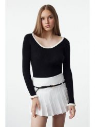 Trendyol Sweter w kolorze czarnym rozmiar: M. Czarne swetry klasyczne damskie Trendyol, m, bez kołnierzyka. Za 56.99 zł.