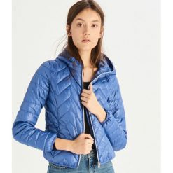 Pikowana kurtka z kapturem - Niebieski. Niebieskie kurtki damskie Sinsay, l, bez wzorów, z kapturem. Za 59.99 zł.
