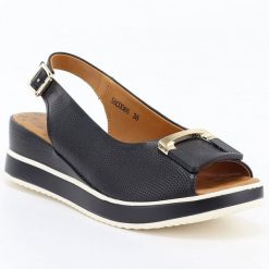 Skórzane sandały damskie na koturnie czarne Artiker 58C0086. Czarne sandały damskie Artiker, bez wzorów, ze skóry, bez obcasa, na koturnie. Za 239.99 zł.