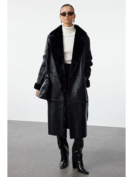 Trendyol Płaszcz w kolorze czarnym rozmiar: 40. Czarne płaszcze damskie Trendyol, bez wzorów. Za 147.91 zł.